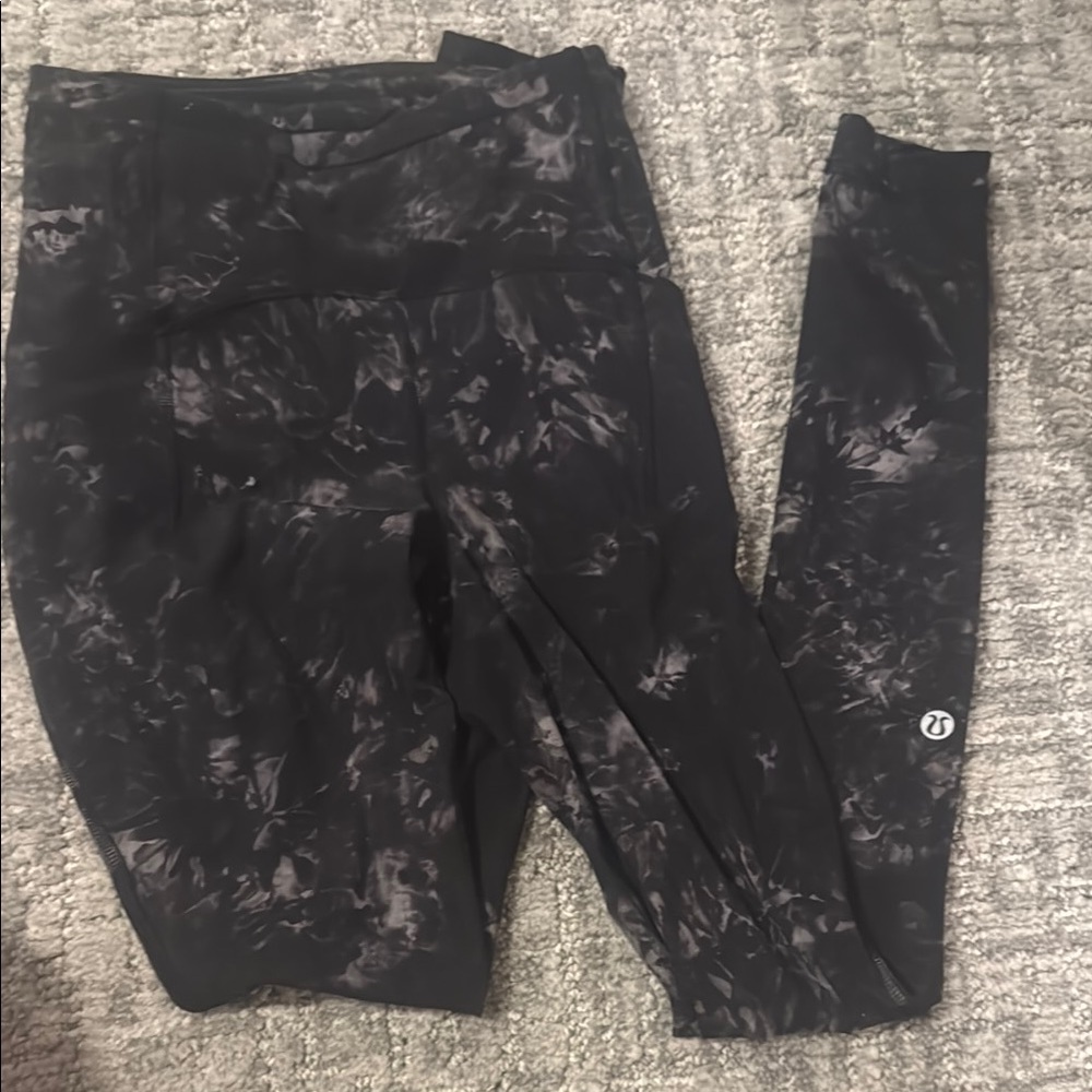 Lululemon Black Patterned Leggings- size 0
